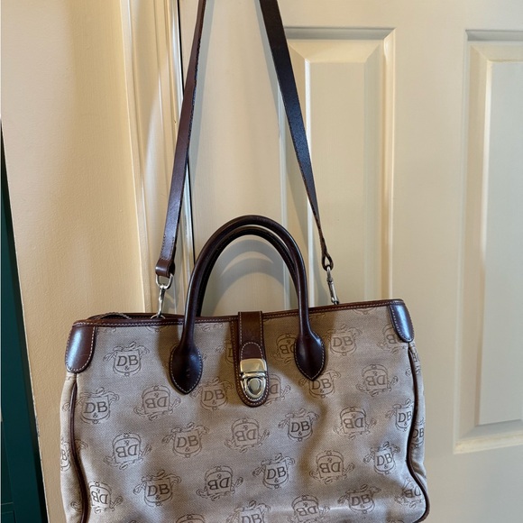 Dooney & Bourke Big Handbag - Picture 3 of 12